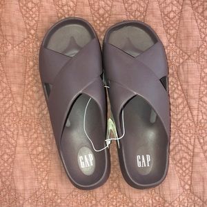 NWT Gap Pillow Pool Slides